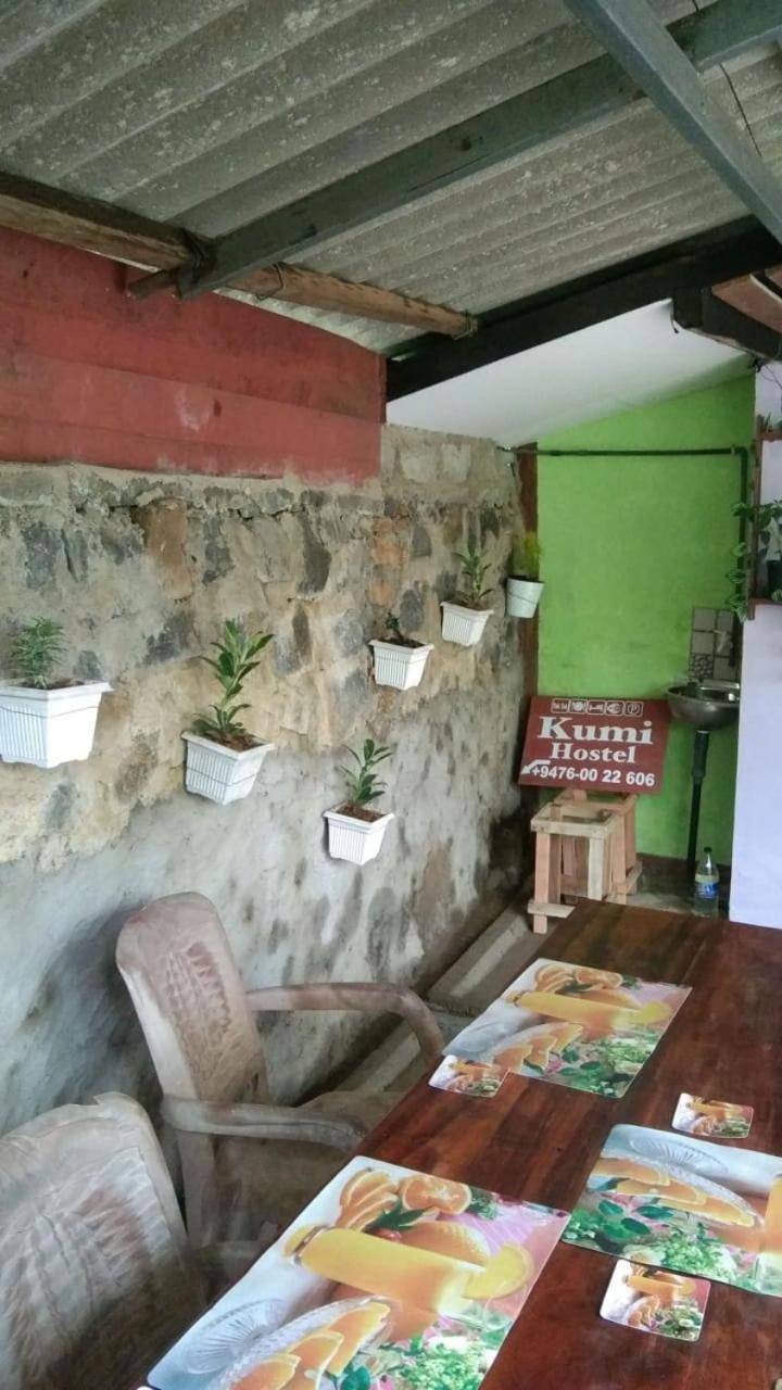 Ella Kumi Hostel Esterno foto